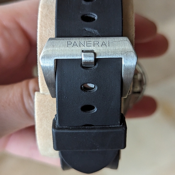 Men's Watch - Picture 5 of 10